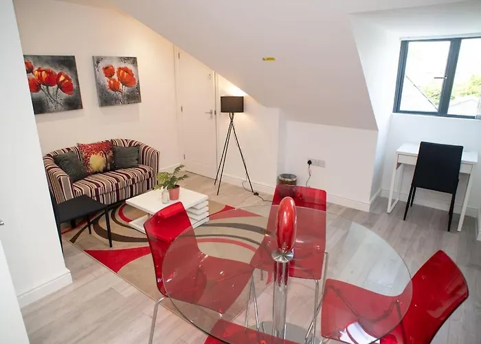 Rosey Lodge -1Bedroom Cousy Flat - Parking, Netflix, Wifi - Close To Blenheim Palace & Oxford - F5