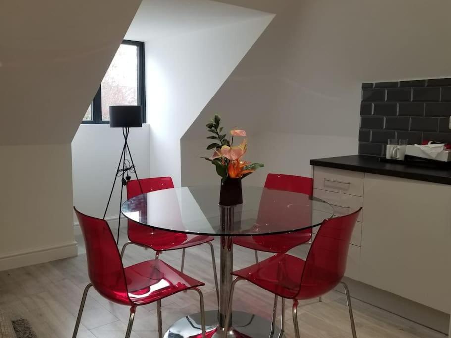 Apartment Rosey -1bedroom Cousy Flat - Parking, Netflix, Wifi - Close To Blenheim Palace & Oxford - F5 Kidlington