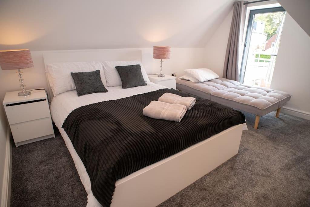 Rosey -1bedroom Cousy Flat - Parking, Netflix, Wifi - Close To Blenheim Palace & Oxford - F5 * Kidlington